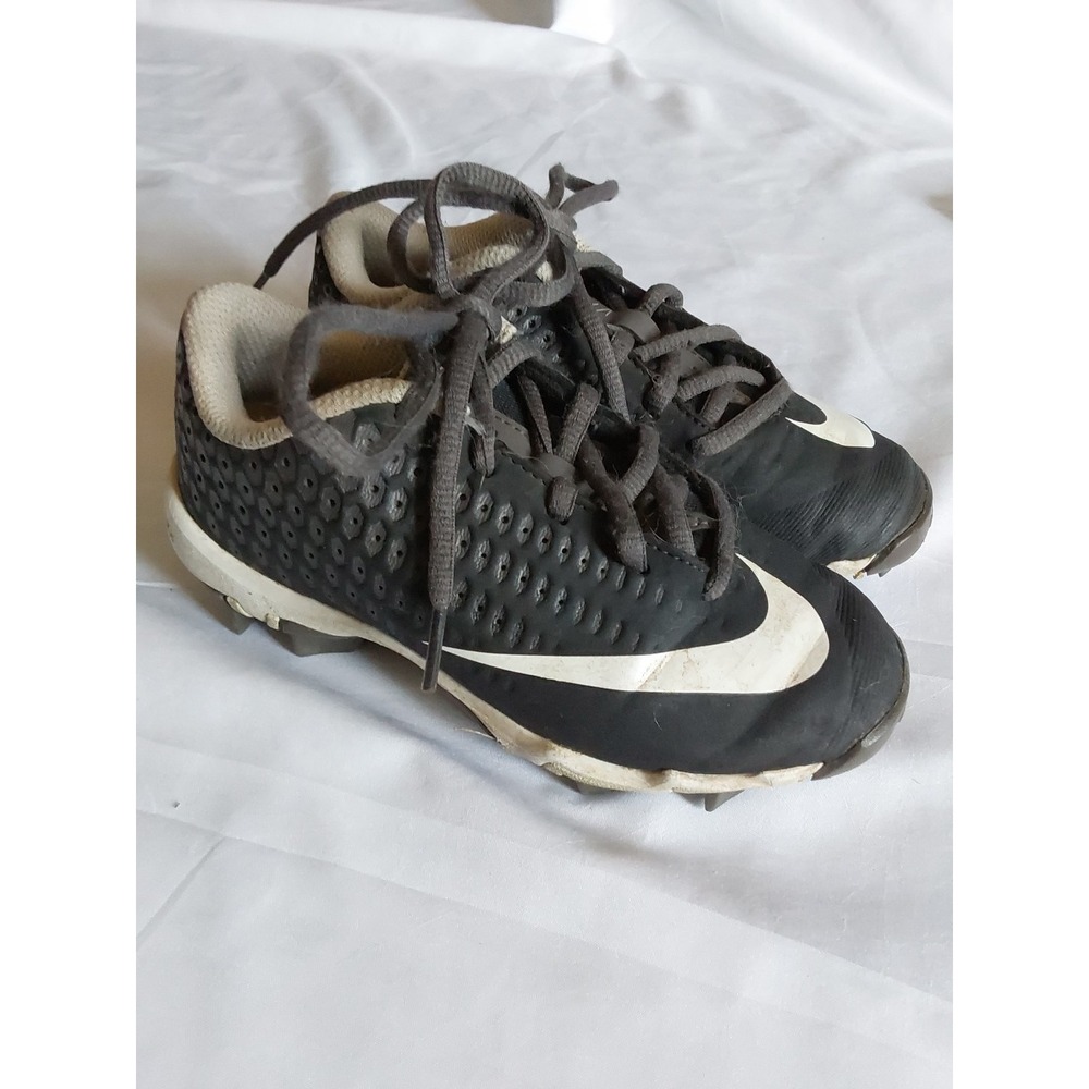 NIKE  FAST FLEX BLACK/WHITE BASEBALL/FOOTBALL CLEATS ‎ Kids Sz 12CW